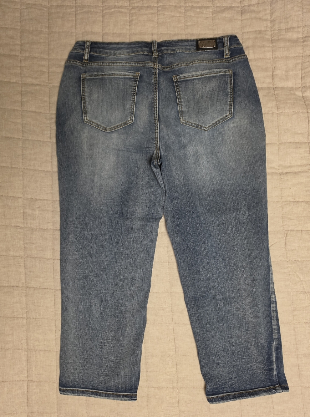 Earl Jeans Cropped Jeans with White Floral Embroidery Size 14 - Picture 2 of 8
